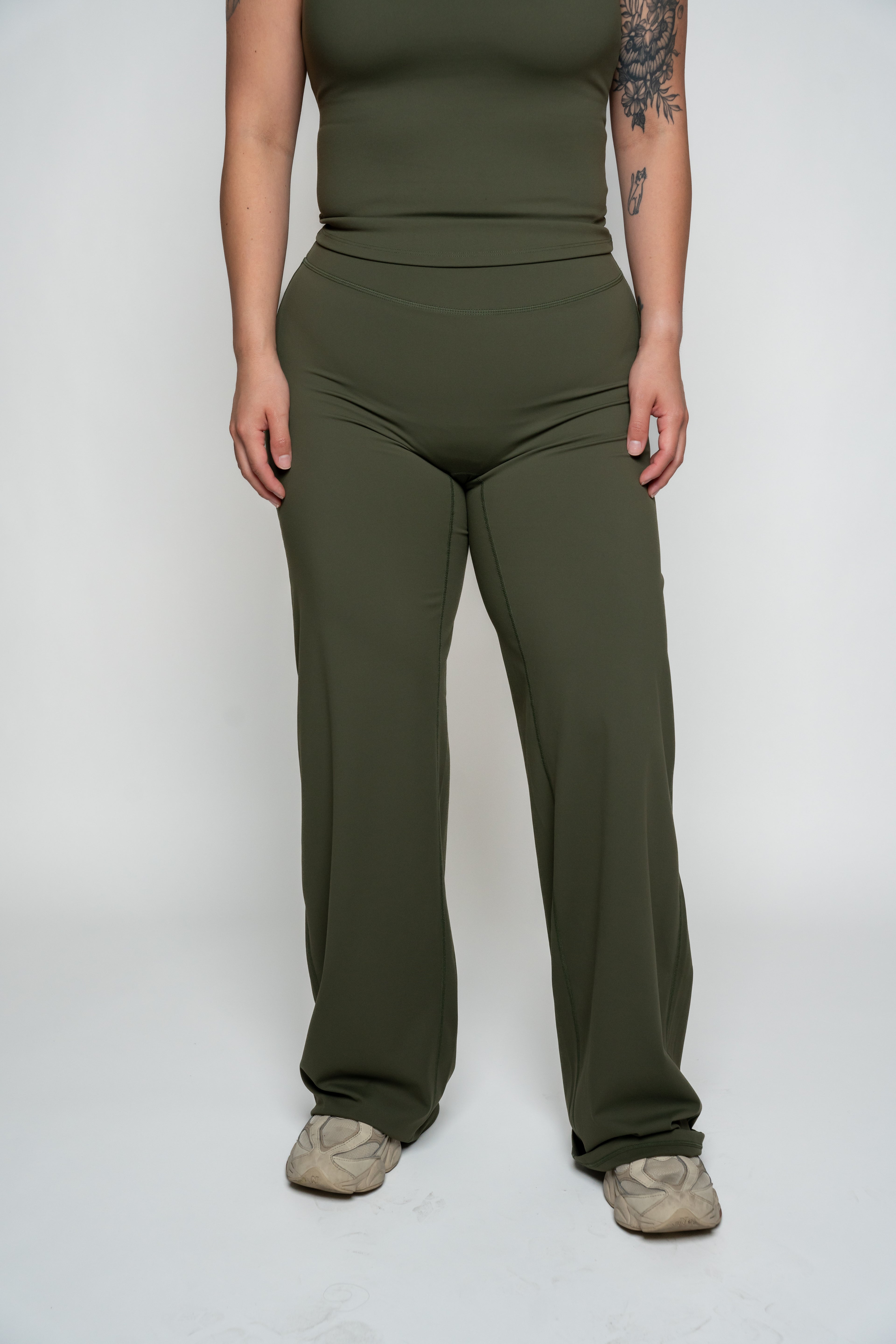 Cloud Form Straight Legging